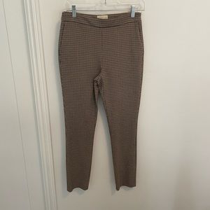 Sezane classic ankle pant with a fun checkered twist!
